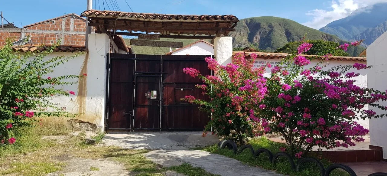 Entrada del Colegio Pedro Fermín de Vargas en Cepitá - COLPEFEV